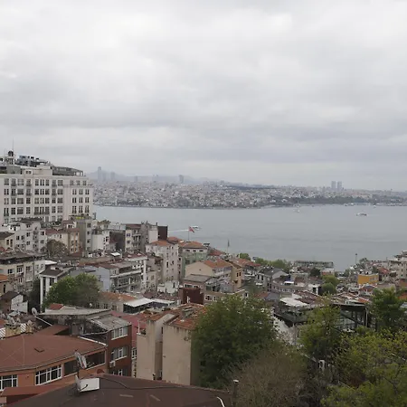 Ravello Taksim 3*