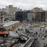 Ravello Taksim 3*