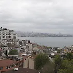Ravello Taksim 3*